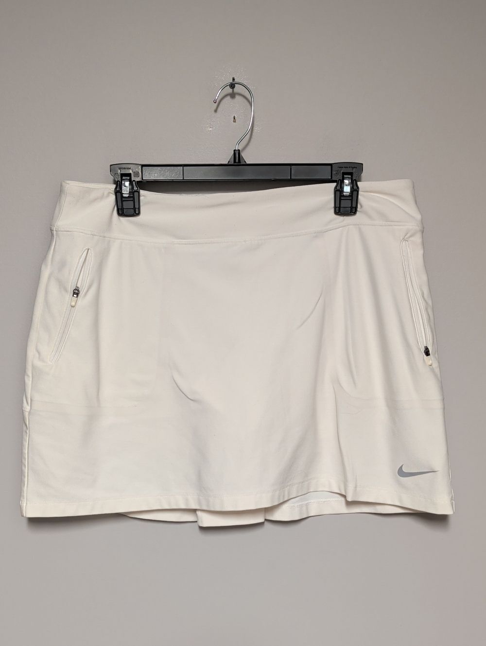 Nike Women's White Athletic Skort with Zippered Pockets